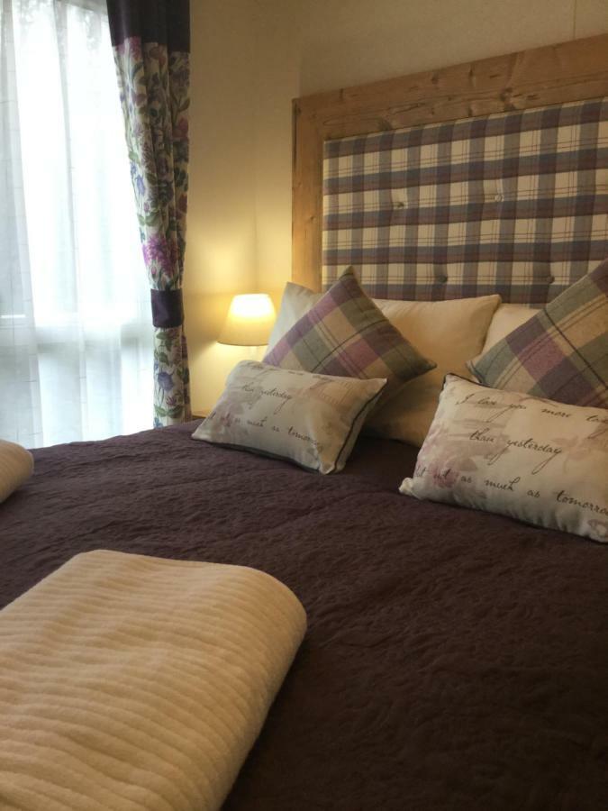 Dunroamin Lodge Aviemore Esterno foto